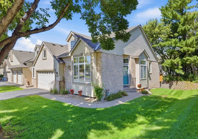 Photo 2 of Single family home for sale at 3771 Burgundy Dr, Saint Paul, MN 55122 | MLS# 7136584 | Listing updated on 2026-09-14