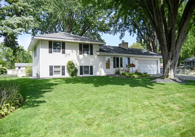 Photo 1 of Single family home for sale at 8486 88th Street S, Cottage Grove, MN 55016 | MLS# 7136592 | Listing updated on 2026-09-22