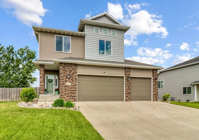 Photo 1 of Single family home for sale at 5001 44th Street S, Fargo, ND 58104 | MLS# 7136611 | Listing updated on 2026-09-02