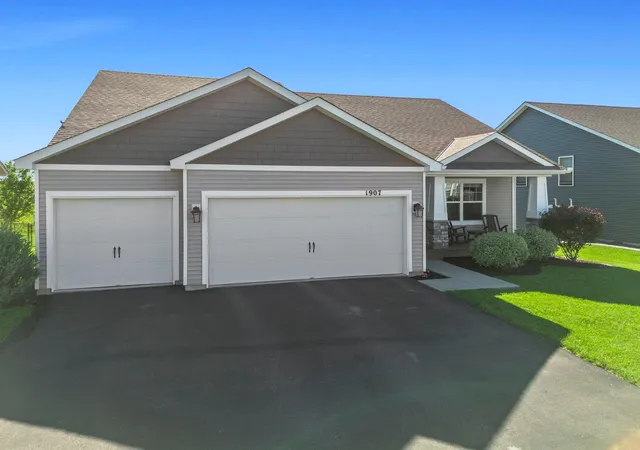 Photo 2 of Single family home for sale at 1907 Meridian Curv, Carver, MN 55315 | MLS# 7136619 | Listing updated on 2026-09-16