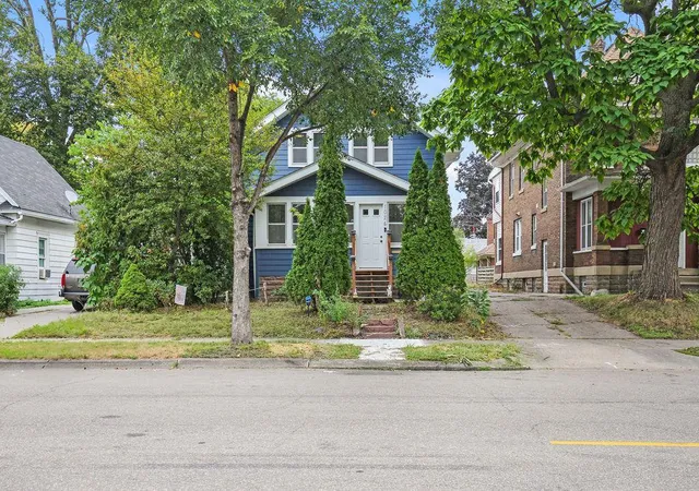 Photo 2 of Single family home for sale at 1024 Western Ave N, Saint Paul, MN 55117 | MLS# 7136646 | Listing updated on 2026-09-13