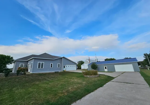 Photo 1 of Single family home for sale at 205 1st Street N, Fairmount, ND 58030 | MLS# 7136676 | Listing updated on 2026-09-03