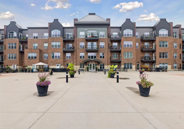 Photo 2 of Condo for sale at 1800 Graham Ave #309, Saint Paul, MN 55116 | MLS# 7136680 | Listing updated on 2026-09-14