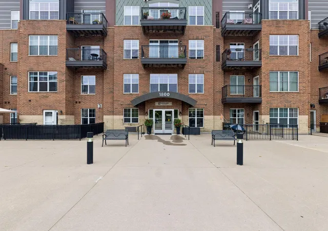 Photo 2 of Condo for sale at 1800 Graham Ave #309, Saint Paul, MN 55116 | MLS# 7136680 | Listing updated on 2026-09-08