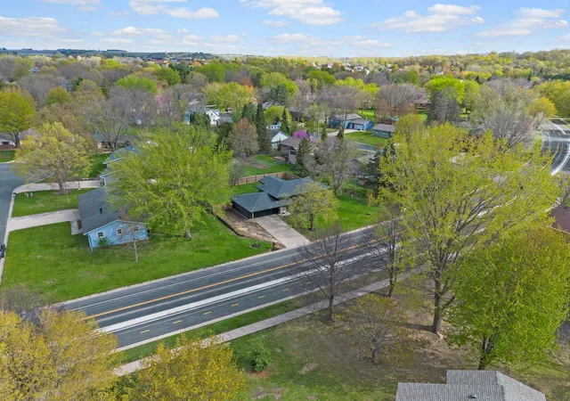 Photo 2 of Single family home for sale at 1600 Roosevelt Dr W, Northfield, MN 55057 | MLS# 7136695 | Listing updated on 2026-09-12