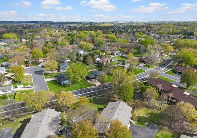 Photo 3 of Sale Pending at 1600 Roosevelt Dr W, Northfield, MN 55057 | MLS# 7136695 | Listing updated on 2026-10-20