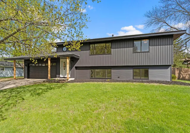 Photo 4 of Sale Pending at 1600 Roosevelt Dr W, Northfield, MN 55057 | MLS# 7136695 | Listing updated on 2026-10-20