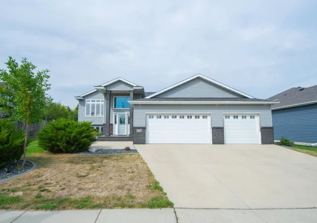 Photo 1 of Single family home for sale at 1234 35th Street Cir S, Moorhead, MN 56560 | MLS# 7136714 | Listing updated on 2026-09-02