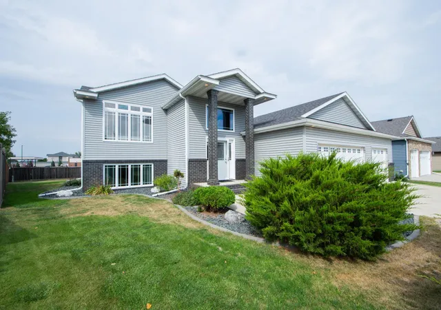 Photo 2 of Single family home for sale at 1234 35th Street Cir S, Moorhead, MN 56560 | MLS# 7136714 | Listing updated on 2026-09-02
