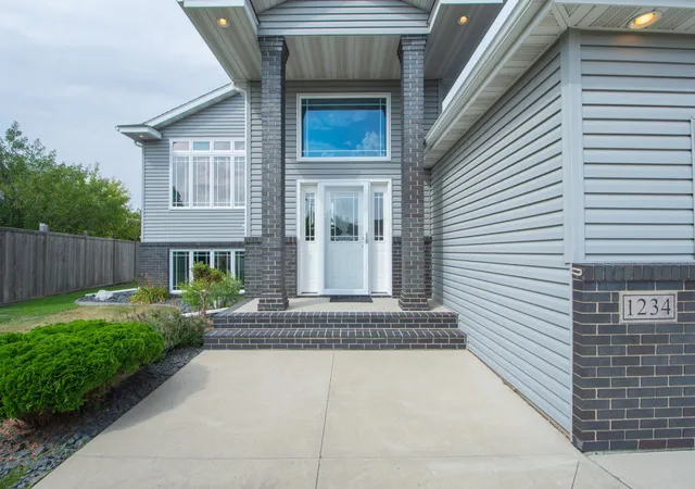 Photo 2 of Single family home for sale at 1234 35th Street Cir S, Moorhead, MN 56560 | MLS# 7136714 | Listing updated on 2026-09-02