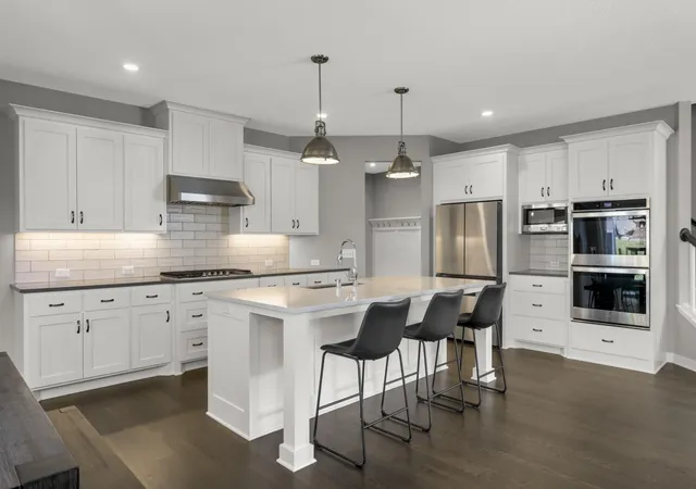 Photo 4 of Single family home for sale at 4925 Alvarado Ln N, Minneapolis, MN 55446 | MLS# 7136719 | Listing updated on 2026-10-21