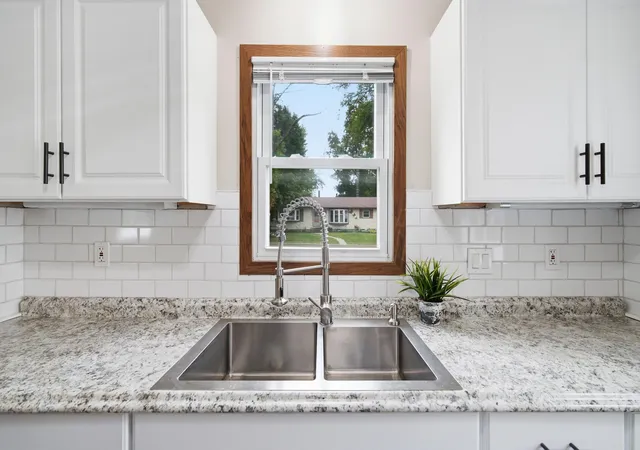 Photo 4 of Single family home for sale at 412 S Central Ave, Mapleton, MN 56065 | MLS# 7136721 | Listing updated on 2026-09-03
