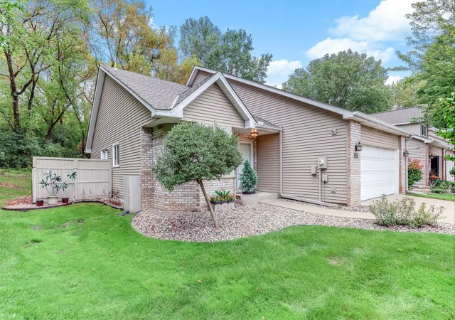 Photo 2 of Single family home for sale at 5968 Bren Cir, Hopkins, MN 55343 | MLS# 7136744 | Listing updated on 2026-10-09
