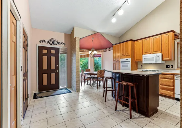 Photo 3 of Single family home for sale at 5968 Bren Cir, Hopkins, MN 55343 | MLS# 7136744 | Listing updated on 2026-10-09