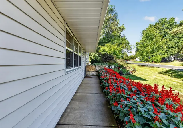 Photo 1 of Single family home for sale at 1300 Lakeview Ave, Saint Paul, MN 55120 | MLS# 7136758 | Listing updated on 2026-10-05