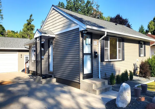Photo 3 of Sale Pending at 833 24th Avenue N, South Saint Paul, MN 55075 | MLS# 7136769 | Listing updated on 2026-09-18
