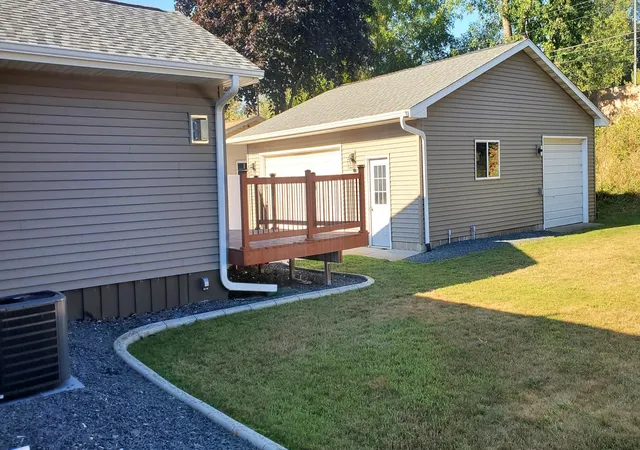 Photo 4 of Sale Pending at 833 24th Avenue N, South Saint Paul, MN 55075 | MLS# 7136769 | Listing updated on 2026-09-18