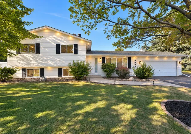 Photo 2 of Single family home for sale at 3849 Country Crk Way, Saint Paul, MN 55122 | MLS# 7136778 | Listing updated on 2026-09-19