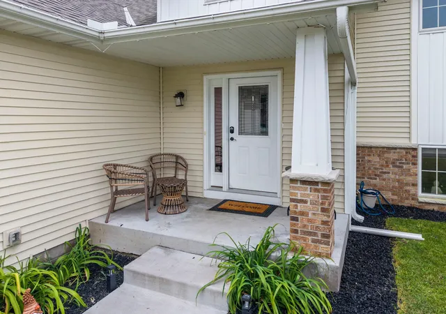 Photo 4 of Single family home for sale at 1130 Pierce Path NE, Bethel, MN 55005 | MLS# 7136780 | Listing updated on 2026-09-03