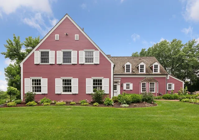 Photo 3 of Sale Pending at 260 Salem Church Rd, Saint Paul, MN 55118 | MLS# 7136793 | Listing updated on 2026-10-06
