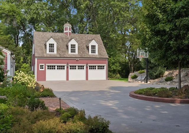 Photo 48 of Sale Pending at 260 Salem Church Rd, Saint Paul, MN 55118 | MLS# 7136793 | Listing updated on 2026-10-06
