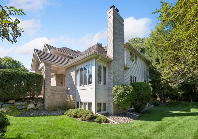 Photo 3 of Single family home for sale at 11304 Bluestem Ln, Eden Prairie, MN 55347 | MLS# 7136815 | Listing updated on 2026-09-17