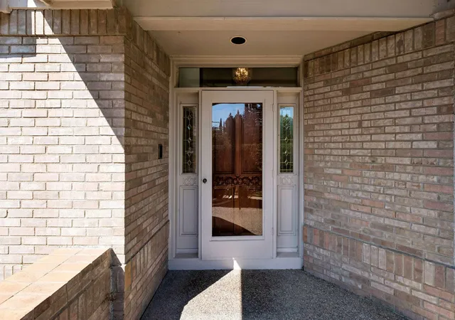 Photo 3 of Single family home for sale at 11304 Bluestem Ln, Eden Prairie, MN 55347 | MLS# 7136815 | Listing updated on 2026-09-17