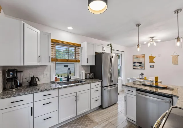 Photo 3 of Single family home for sale at 2848 Edgewood Ave S, Minneapolis, MN 55426 | MLS# 7136834 | Listing updated on 2026-09-17