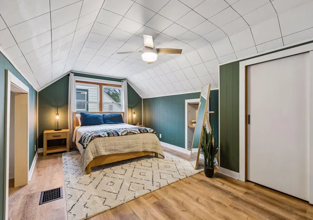 Photo 4 of Single family home for sale at 2848 Edgewood Ave S, Minneapolis, MN 55426 | MLS# 7136834 | Listing updated on 2026-09-17