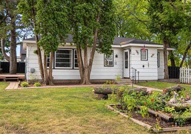 Photo 3 of Single family home for sale at 308 Roosevelt St, Alexandria, MN 56308 | MLS# 7136836 | Listing updated on 2026-09-23