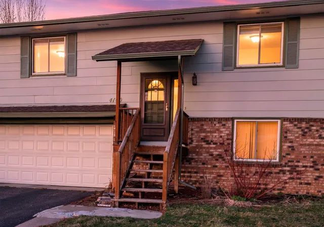 Photo 2 of Townhouse for sale at 4100 Jordan Ave N, Minneapolis, MN 55427 | MLS# 7136851 | Listing updated on 2026-09-02