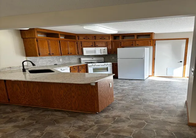 Photo 3 of Single family home for sale at 14351 Glenda Dr, Saint Paul, MN 55124 | MLS# 7136855 | Listing updated on 2026-10-20