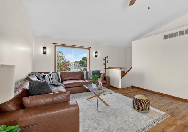 Photo 4 of Single family home for sale at 5852 Excalibur Ct NW, Rochester, MN 55901 | MLS# 7136870 | Listing updated on 2026-09-03