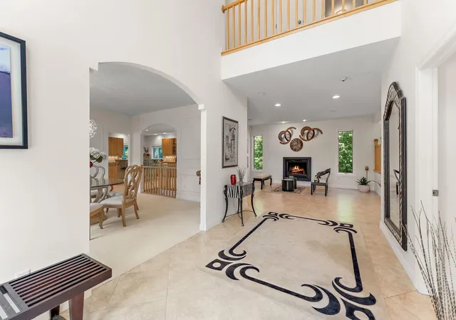 Photo 3 of Single family home for sale at 2935 Minnehaha Curv E, Wayzata, MN 55391 | MLS# 7136872 | Listing updated on 2026-09-01