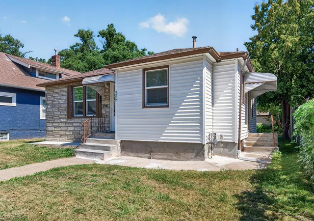 Photo 3 of Sale Pending at 3422 Aldrich Ave N, Minneapolis, MN 55412 | MLS# 7136882 | Listing updated on 2026-09-12