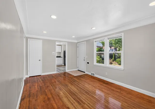 Photo 3 of Sale Pending at 3422 Aldrich Ave N, Minneapolis, MN 55412 | MLS# 7136882 | Listing updated on 2026-09-12