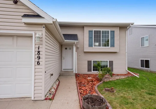 Photo 2 of Single family home for sale at 1896 Huntington Ln, West Fargo, ND 58078 | MLS# 7136884 | Listing updated on 2026-10-02