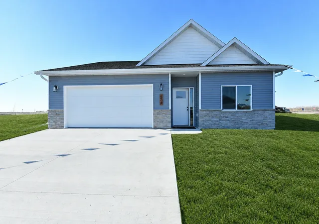 Photo 1 of Single family home for sale at 2607 36th Avenue S, Moorhead, MN 56560 | MLS# 7136891 | Listing updated on 2026-09-02