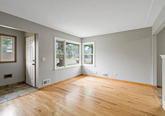 Photo 4 of House for sale at 3810-3812 3rd Street NE, Minneapolis, MN 55421 | MLS# 7136919 | Listing updated on 2026-09-17