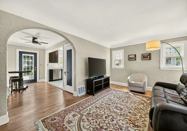 Photo 2 of Single family home for sale at 934 7th Avenue Se, Rochester, MN 55904 | MLS# 7136923 | Listing updated on 2026-09-18