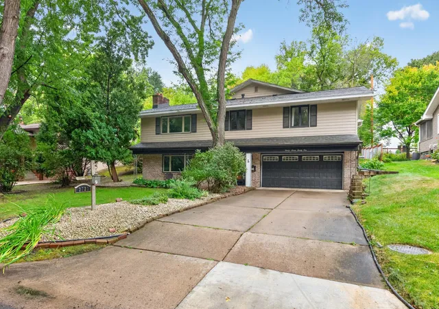 Photo 1 of Single family home for sale at 2721 June Ave N, Minneapolis, MN 55422 | MLS# 7136929 | Listing updated on 2026-10-08