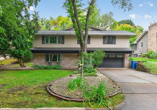 Photo 3 of Single family home for sale at 2721 June Ave N, Minneapolis, MN 55422 | MLS# 7136929 | Listing updated on 2026-10-08