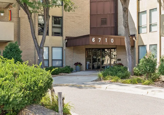 Photo 2 of Sale Pending at 6710 Vernon Ave S #406, Minneapolis, MN 55436 | MLS# 7136973 | Listing updated on 2026-09-19