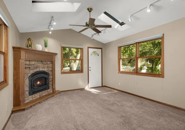 Photo 4 of Single family home for sale at 1601 Walnut St, Hastings, MN 55033 | MLS# 7137001 | Listing updated on 2026-10-08