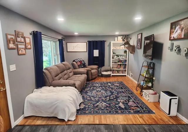 Photo 3 of Single family home for sale at 805 E County Rd N, Le Roy, MN 55951 | MLS# 7137004 | Listing updated on 2026-09-04