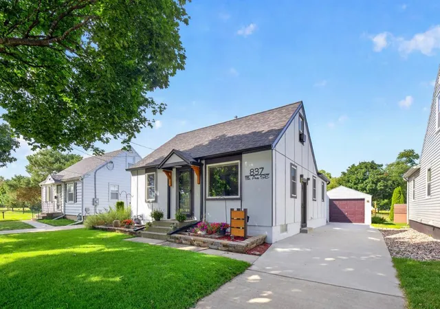 Photo 1 of Single family home for sale at 837 11th Avenue Se, Rochester, MN 55904 | MLS# 7137045 | Listing updated on 2026-09-17