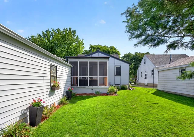 Photo 4 of Single family home for sale at 837 11th Avenue SE, Rochester, MN 55904 | MLS# 7137045 | Listing updated on 2026-09-17
