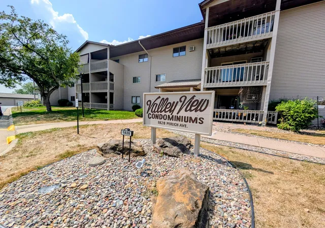 Photo 1 of Sale Pending at 1828 Perlich Ave #1B, Red Wing, MN 55066 | MLS# 7137047 | Listing updated on 2026-09-25