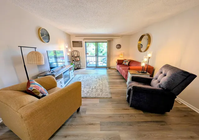 Listing Photo 4 - Condo for sale in building located at 1828 Perlich Ave, Red Wing, MN 55066 - Unit #1B
