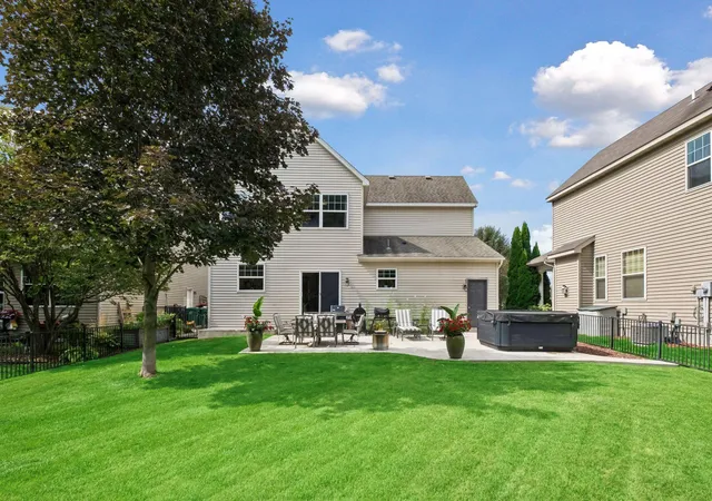 Photo 2 of Single family home for sale at 2374 Molnau Ct, Chaska, MN 55318 | MLS# 7137049 | Listing updated on 2026-09-03
